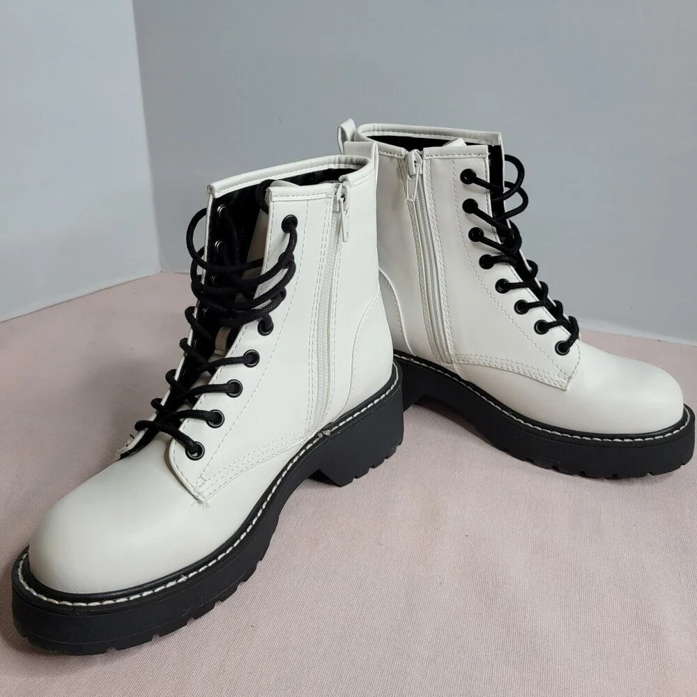 Madden Girl Carra Lace-Up Lug Sole Combat Boots White Size 6 Med